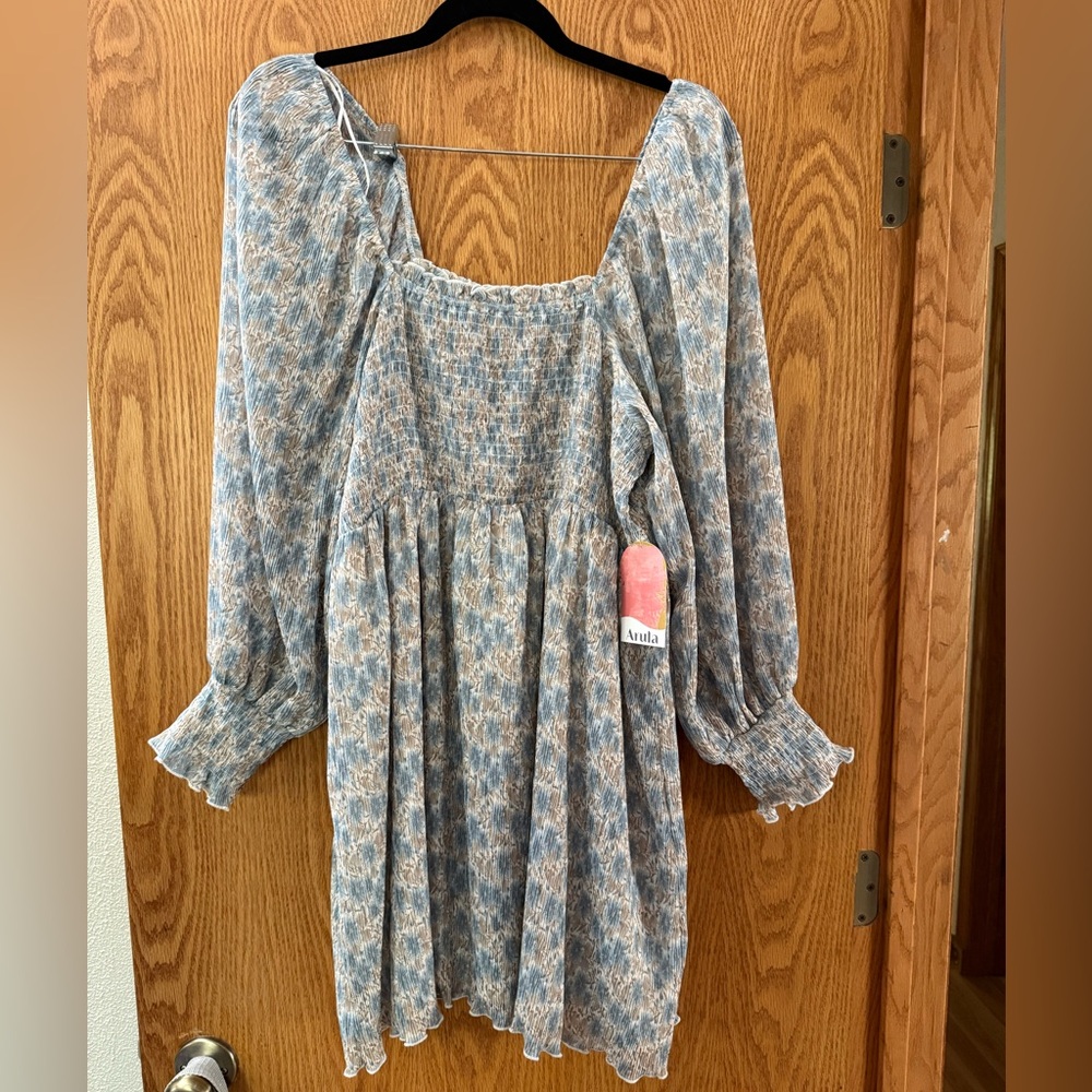 Arula 1x blue dress